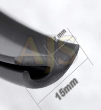 Резинка уплотнительная лобового стекла 15х7мм (черный)