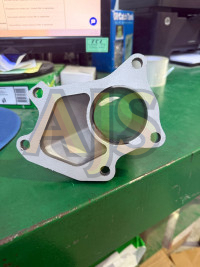 Taiko фланец с трубой под турбину Subaru VF36 37 OEM 44102FE110 на выпуск УЦЕНКА
